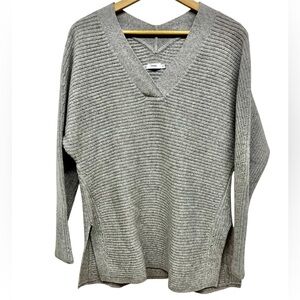 Vince V-Neck Cashmere Blend Sweater Size Medium